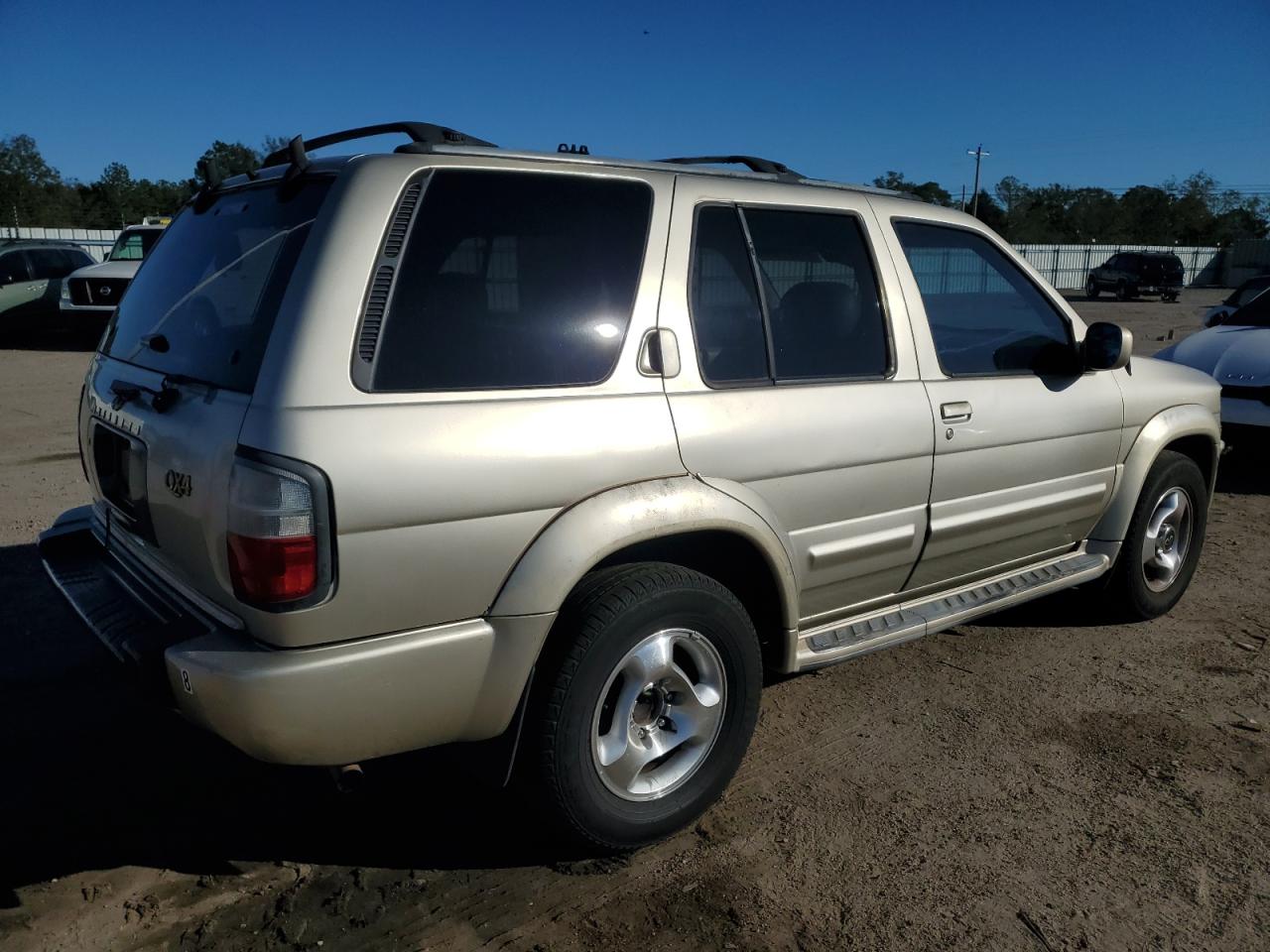 JNRAR07Y4YW085424 2000 Infiniti Qx4