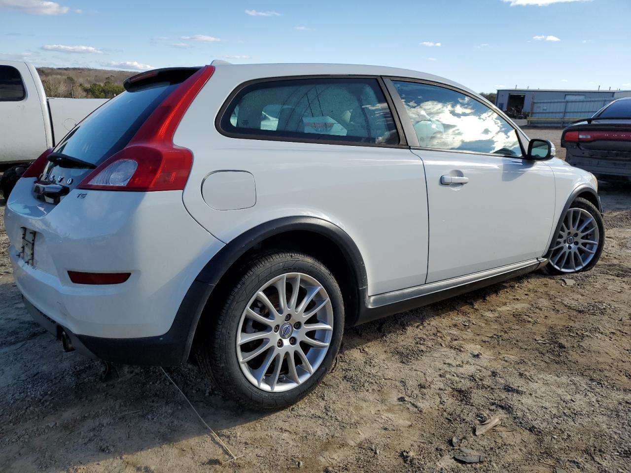 2011 Volvo C30 T5 VIN: YV1672MK5B2212083 Lot: 83044504