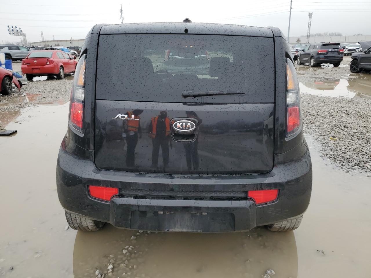 2011 Kia Soul + VIN: KNDJT2A26B7315077 Lot: 49130885