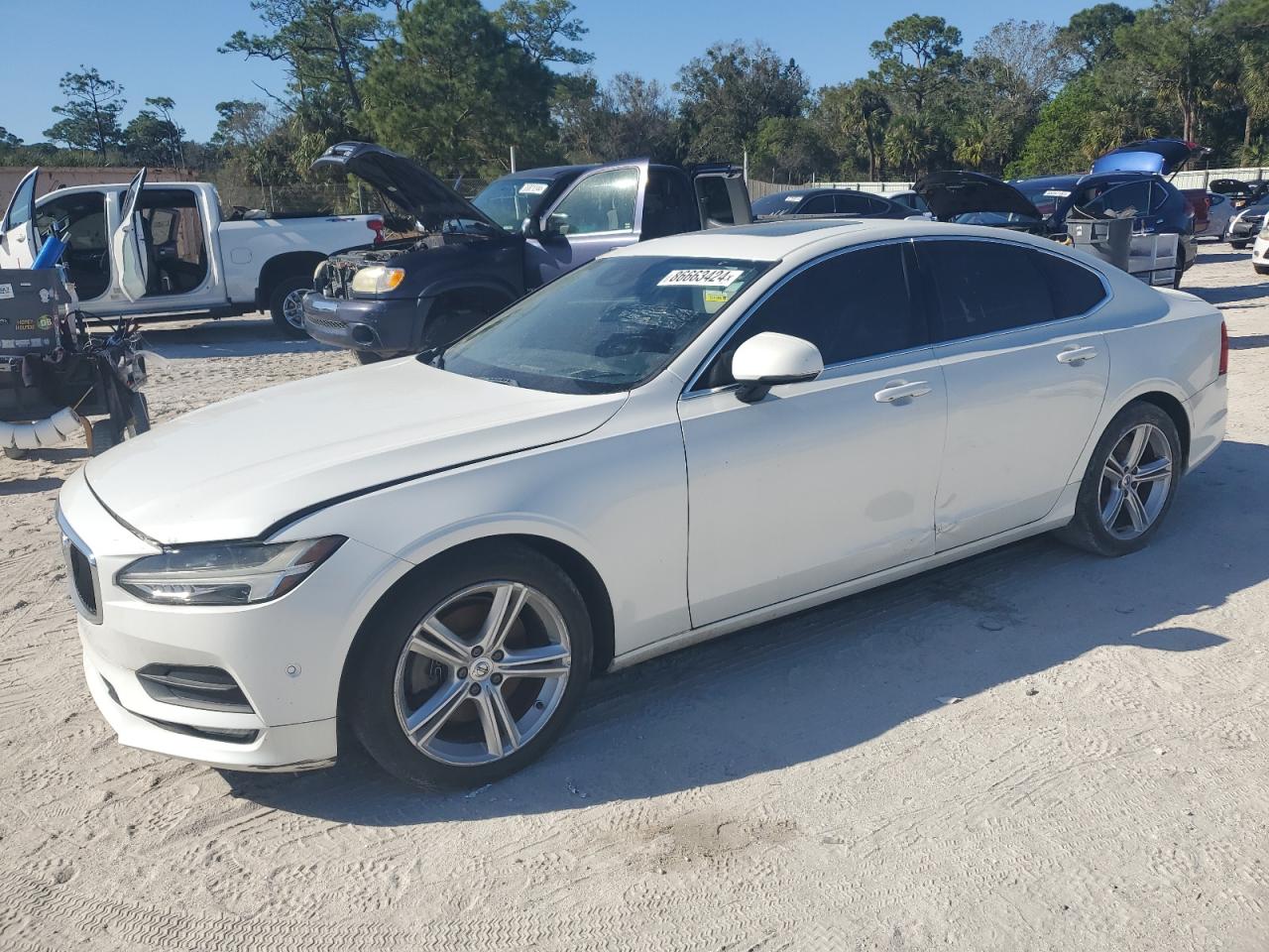 2017 Volvo S90 T5 Mom VIN: YV1102AK9H1008372 Lot: 86663424