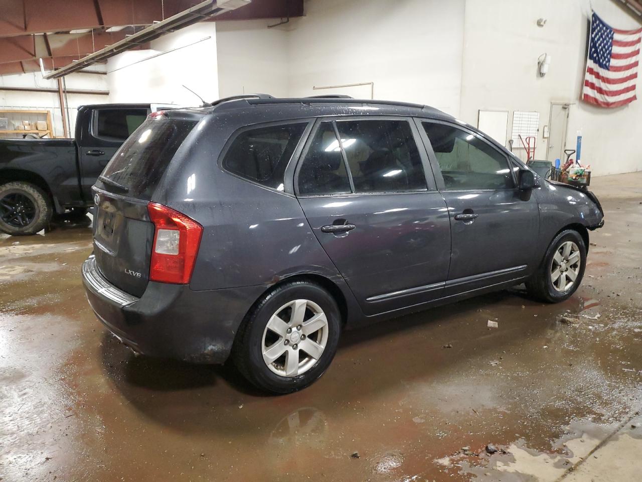 2007 Kia Rondo Lx VIN: KNAFG526877090484 Lot: 82470434