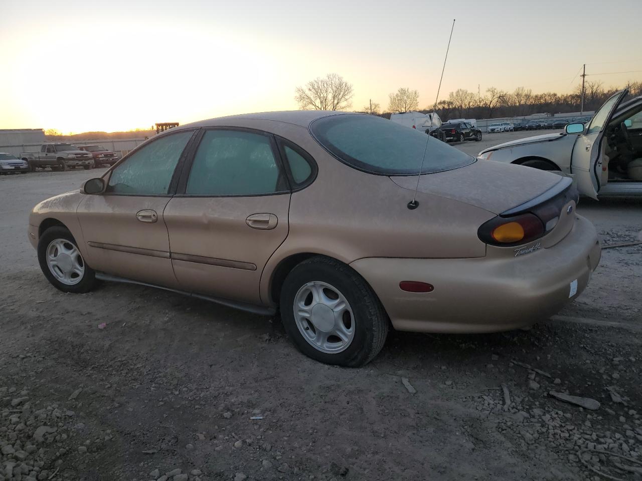 1997 Ford Taurus Gl VIN: 1FALP52U9VG142664 Lot: 84054224