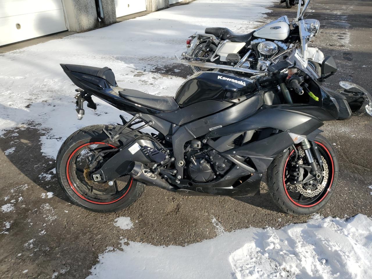 2011 Kawasaki Zx600 R VIN: JKAZX4R17BA027385 Lot: 84021084