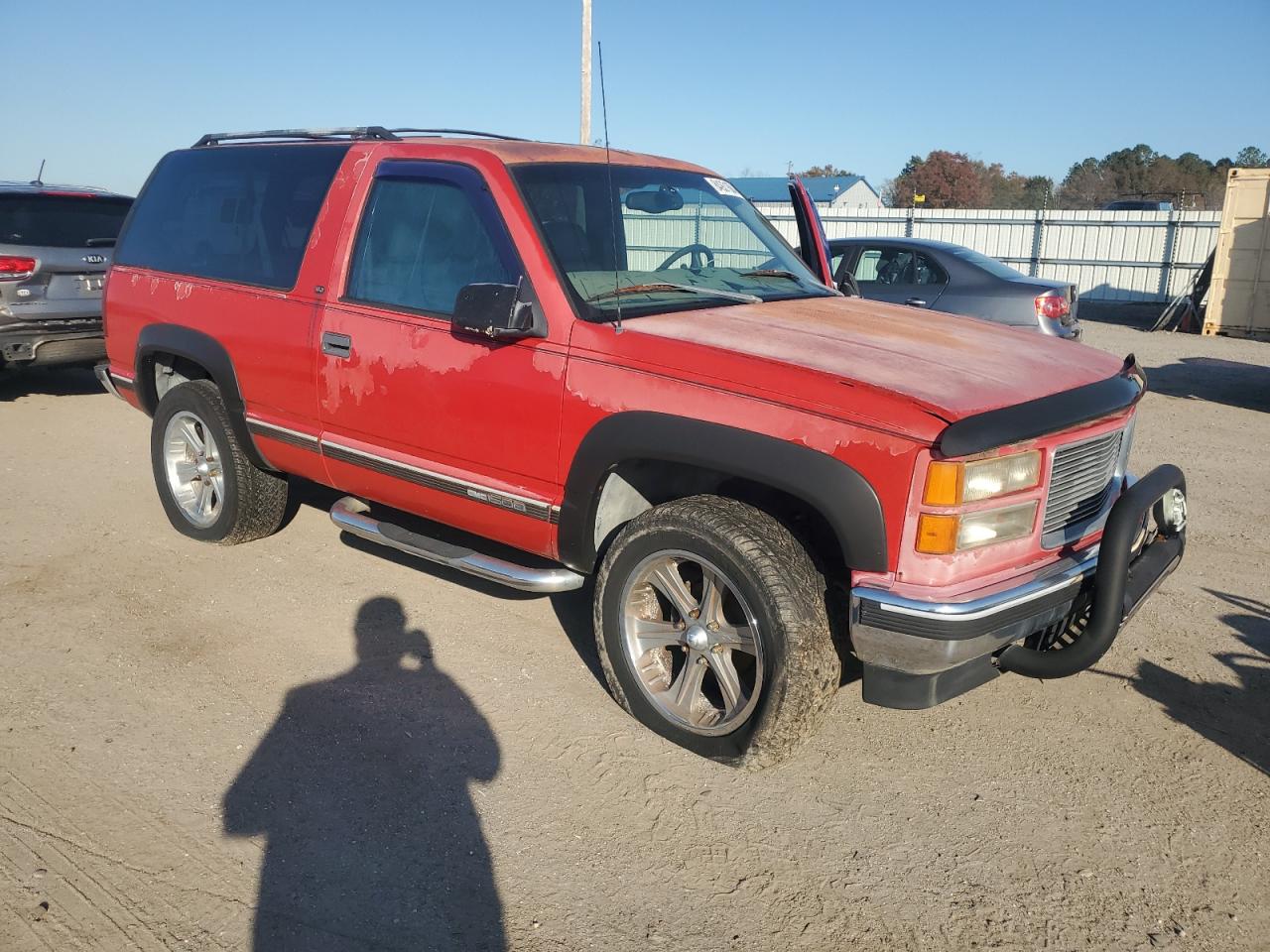 1997 GMC Yukon VIN: 3GKEK18R8VG528269 Lot: 84931684