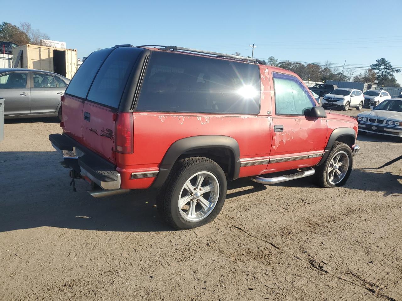 1997 GMC Yukon VIN: 3GKEK18R8VG528269 Lot: 84931684