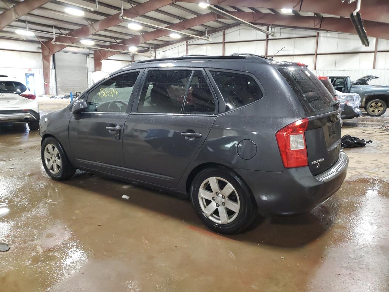 2007 Kia Rondo Lx VIN: KNAFG526877090484 Lot: 82470434