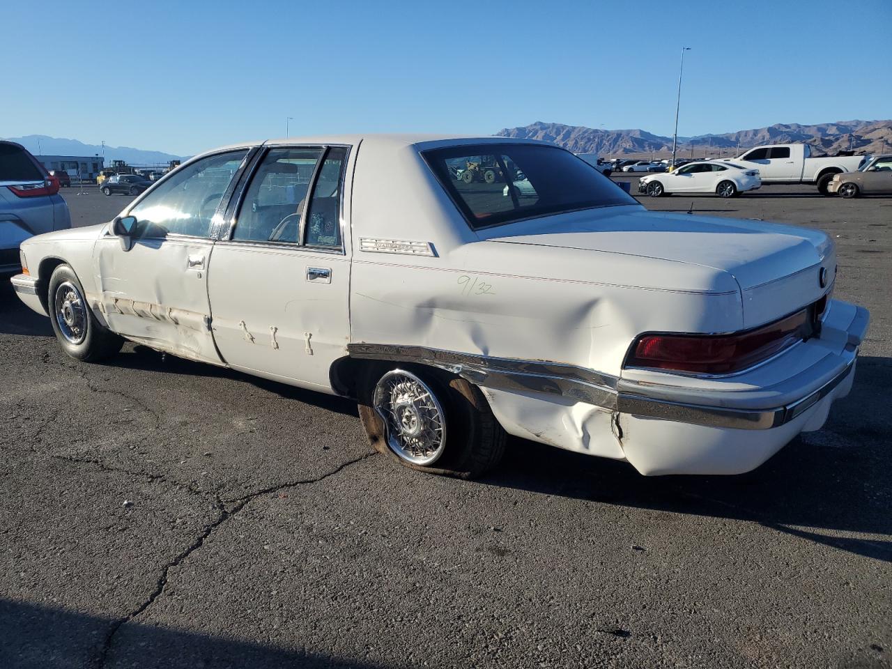 1G4BN5379NR445318 1992 Buick Roadmaster