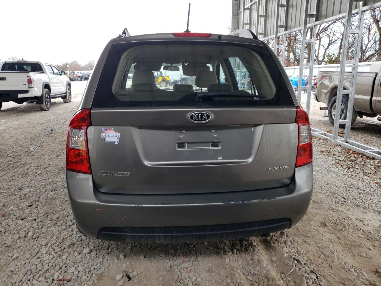 2009 Kia Rondo Lx VIN: KNAFG526297252855 Lot: 84956504