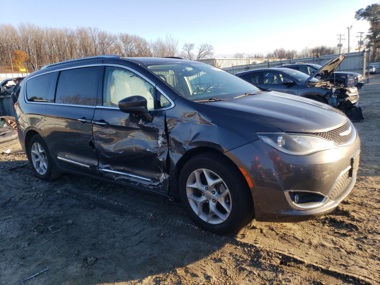 2C4RC1EG0HR743897 2017 Chrysler Pacifica Touring L Plus